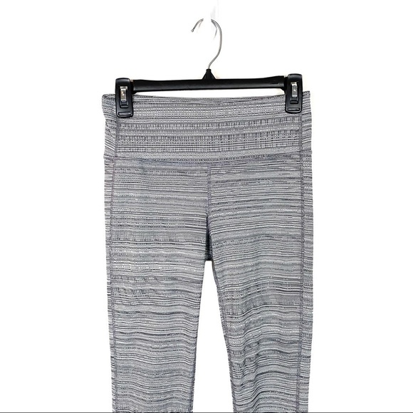 ATHLETA Chaturanga Jacquard‎ Tight Gray Size Small - Picture 4 of 11
